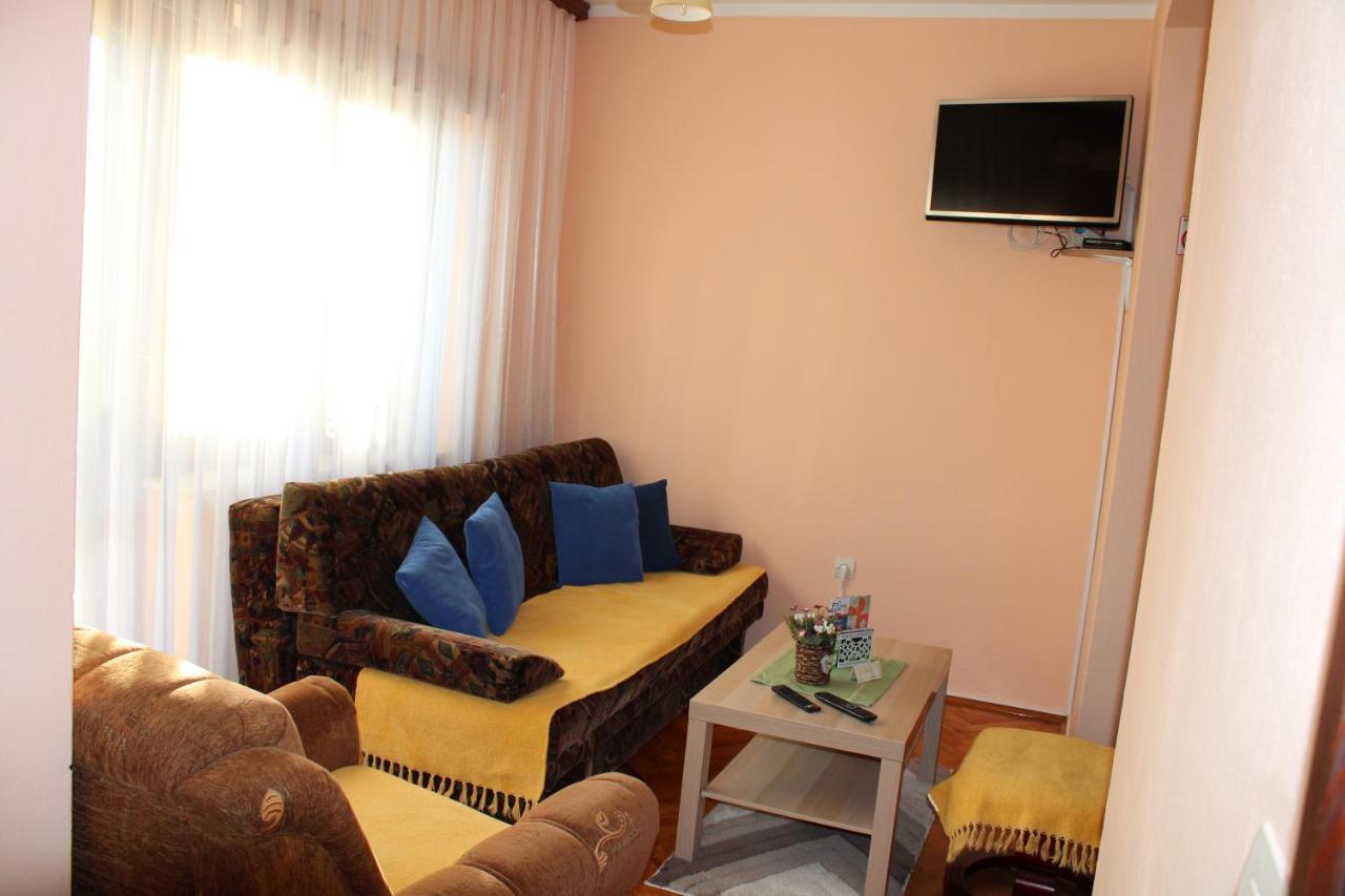 Studio Apartment Ivona & Tin สลูน ภายนอก รูปภาพ