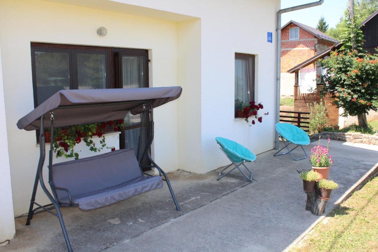 Studio Apartment Ivona & Tin สลูน ภายนอก รูปภาพ