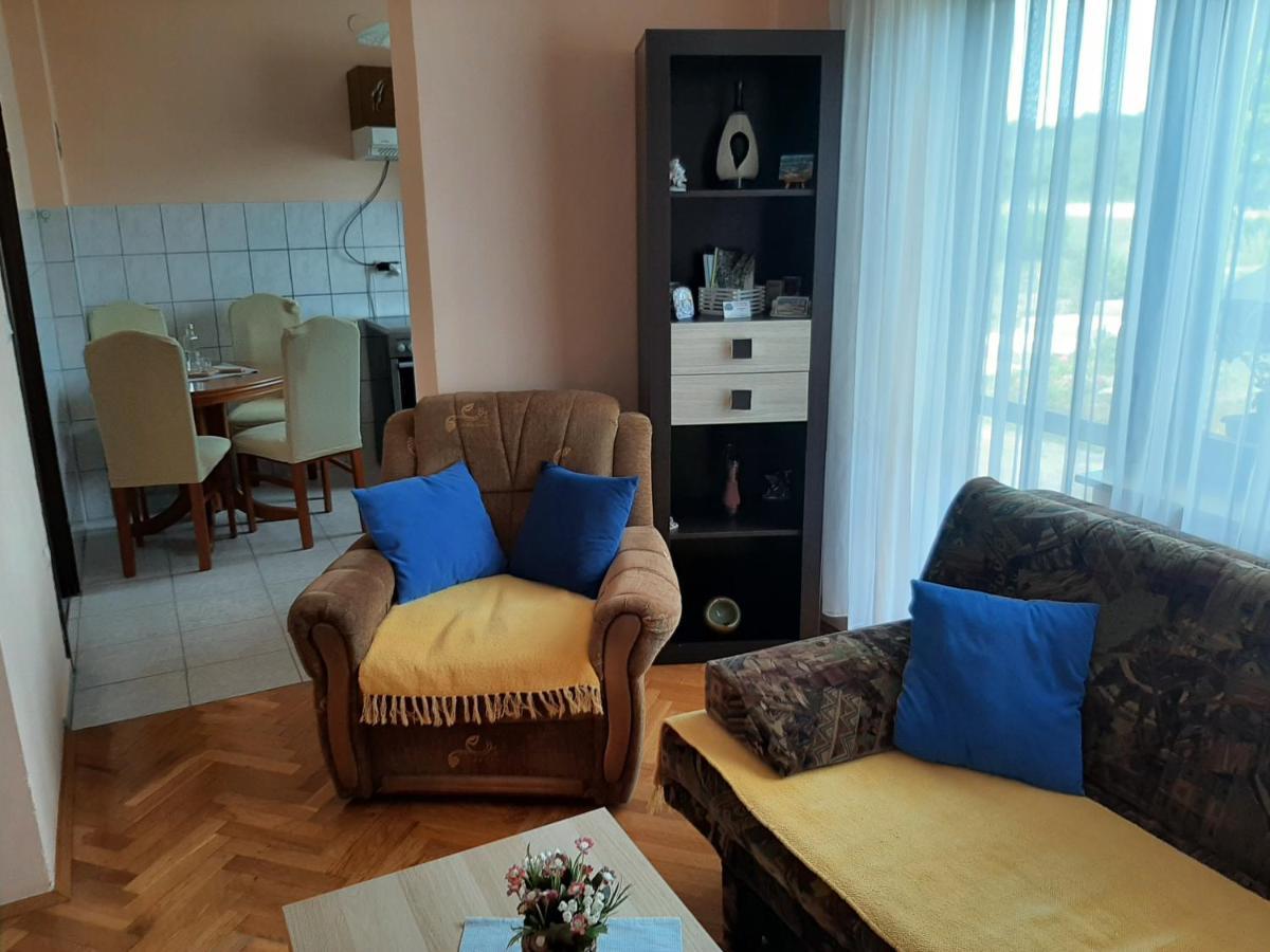 Studio Apartment Ivona & Tin สลูน ภายนอก รูปภาพ