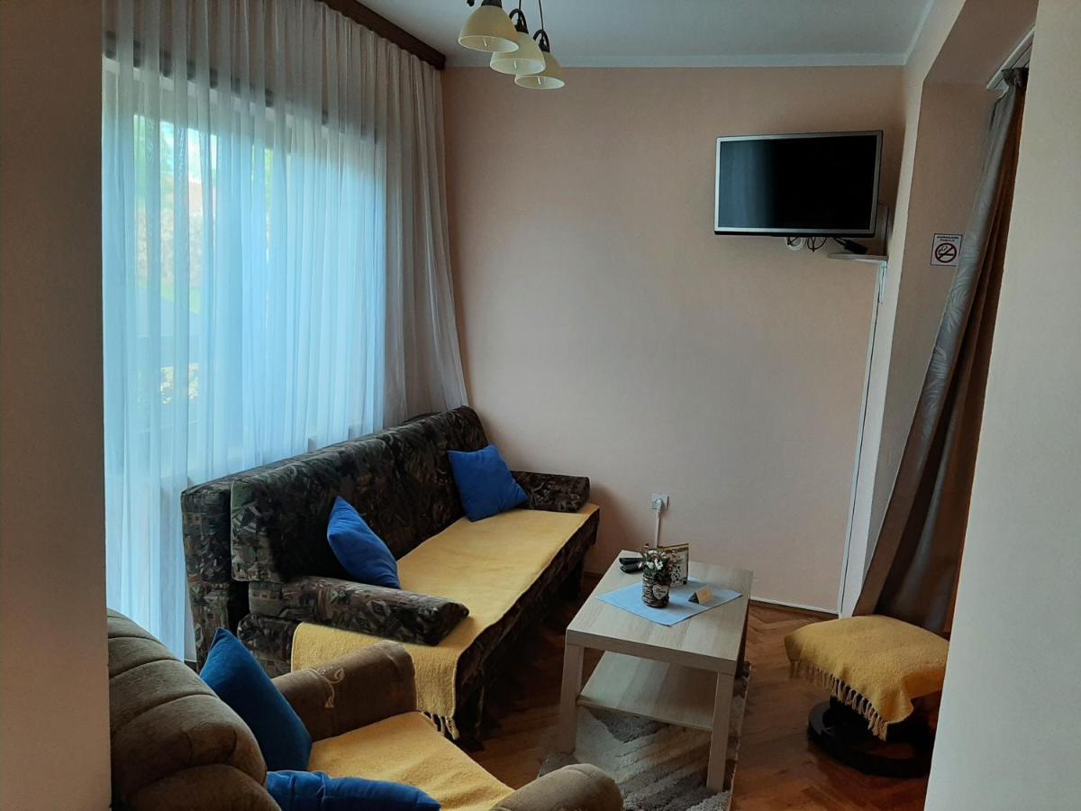 Studio Apartment Ivona & Tin สลูน ภายนอก รูปภาพ