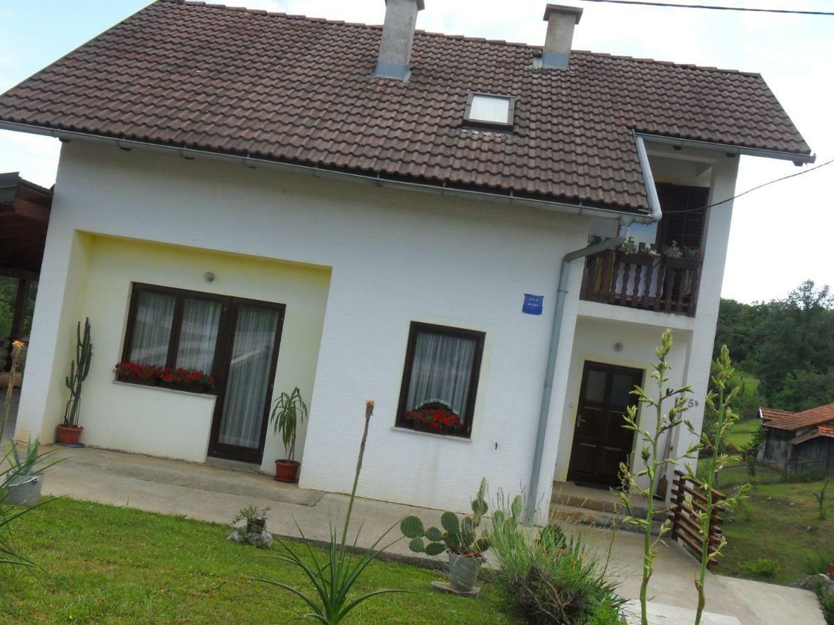 Studio Apartment Ivona & Tin สลูน ภายนอก รูปภาพ